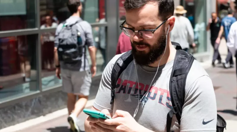 Dating Apps Becoming New Job Search Environment, Survey Finds